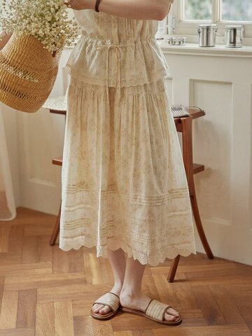 PM_Feminine floral skirt