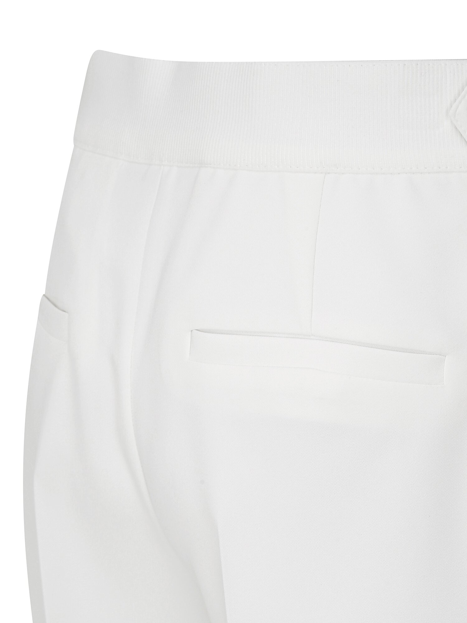 탭 장식 백 밴딩 부츠컷 팬츠 (WHITE)