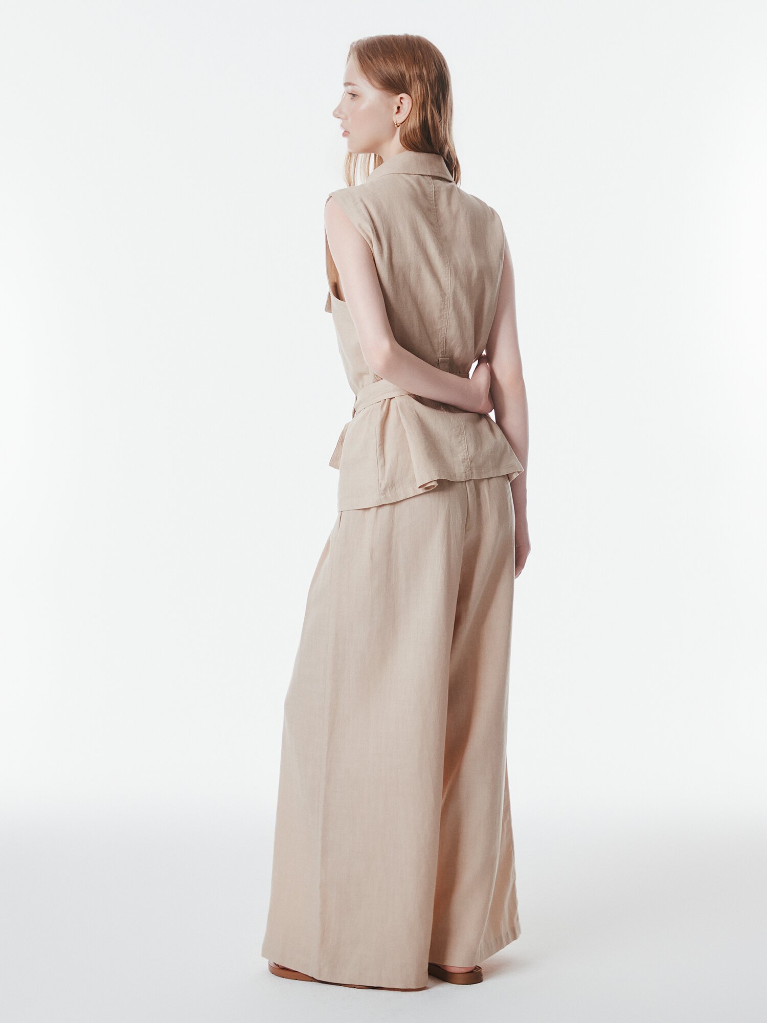 린넨 벨티드 포켓 칼라 베스트 (BEIGE)