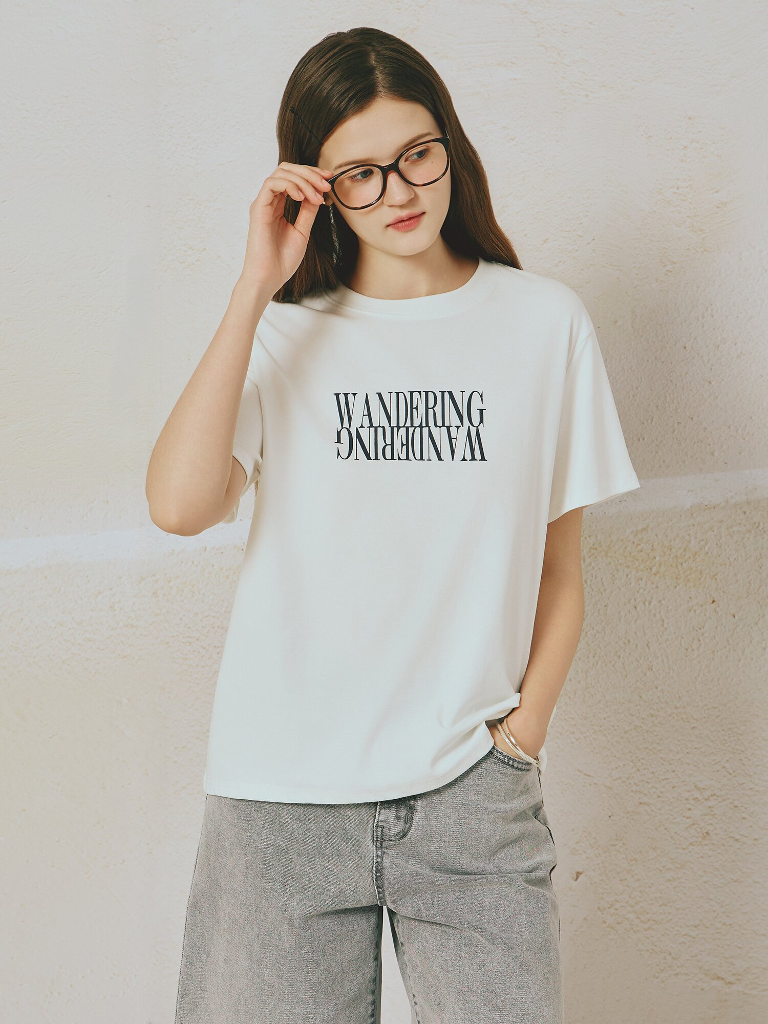 레터링 포인트 라운드넥 티셔츠 (WHITE)