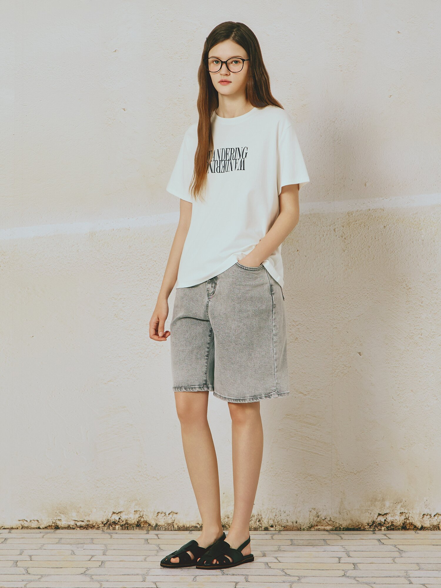 레터링 포인트 라운드넥 티셔츠 (WHITE)