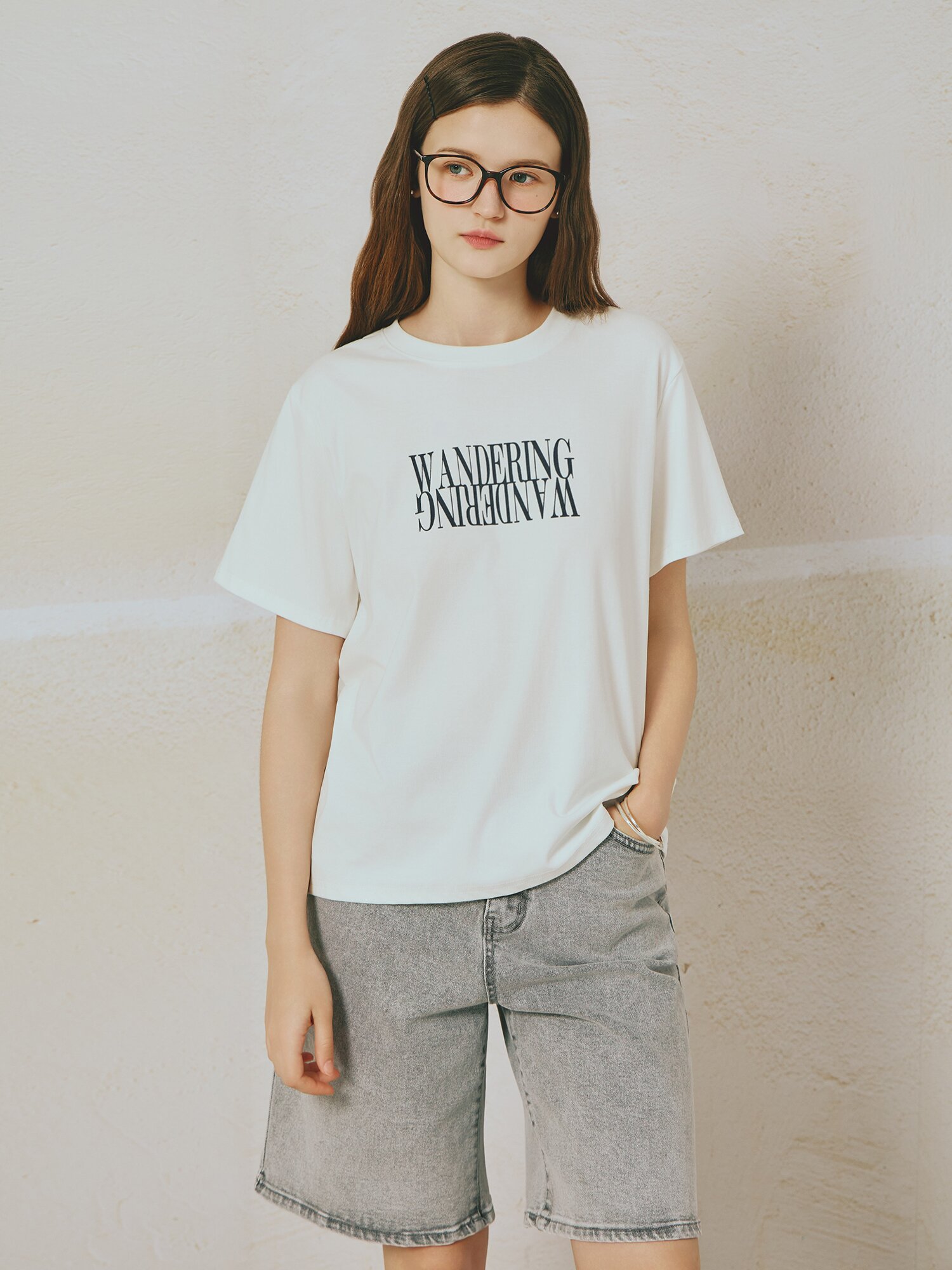레터링 포인트 라운드넥 티셔츠 (WHITE)