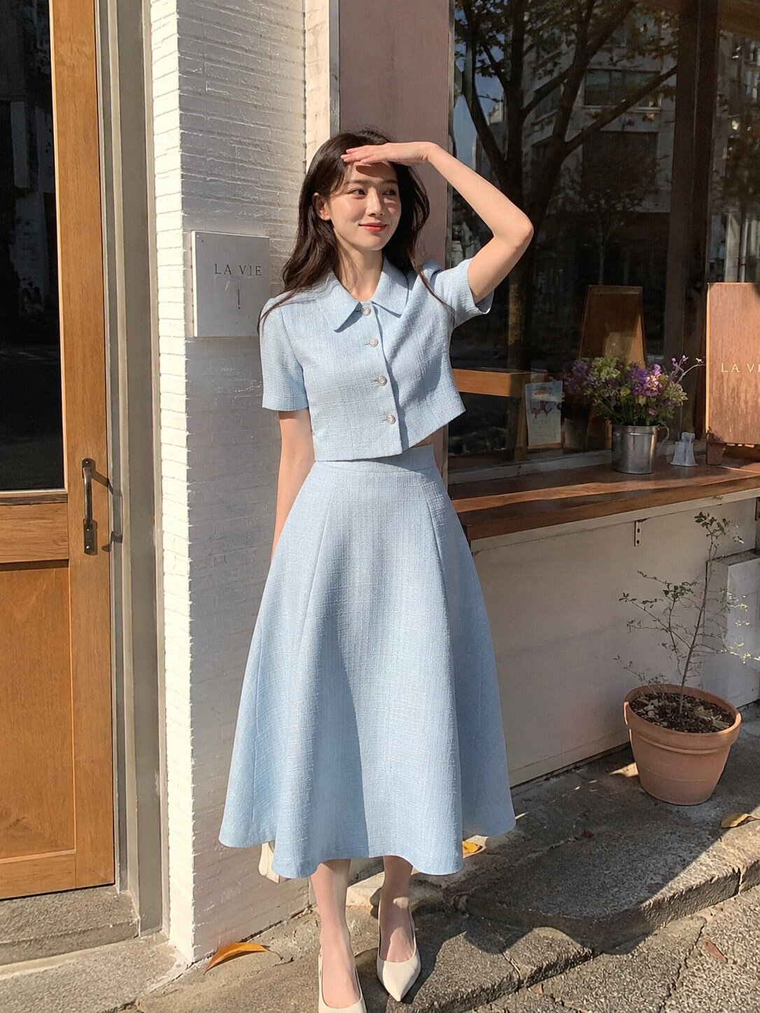 글리터 트위드 펄 버튼 크롭 재킷 (BLUE)