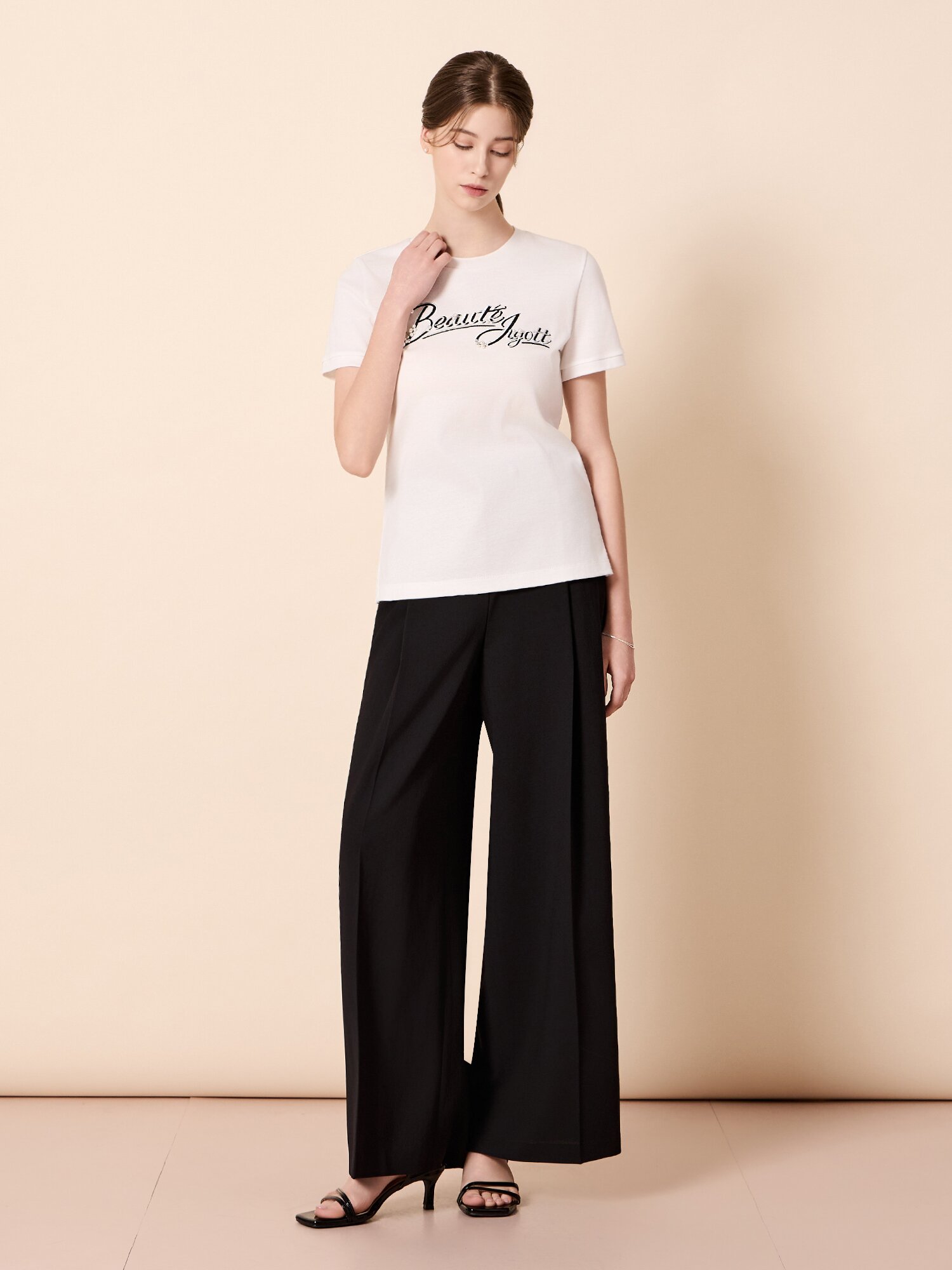 진주 레터링 하프 슬리브 티셔츠 (WHITE)