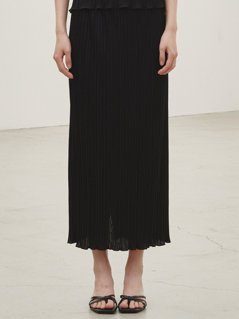 플리츠 롱 스커트 - 블랙 /  Pleated Long Skirt - Black