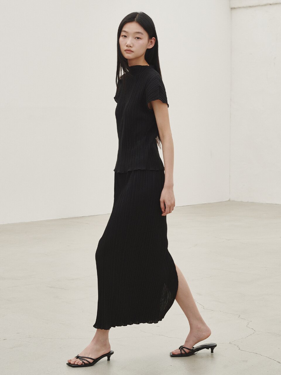 플리츠 롱 스커트 - 블랙 /  Pleated Long Skirt - Black