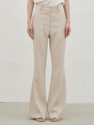 테일러드 부츠컷 슬랙스 - 베이지 / Tailored Bootcut Slacks - Beige