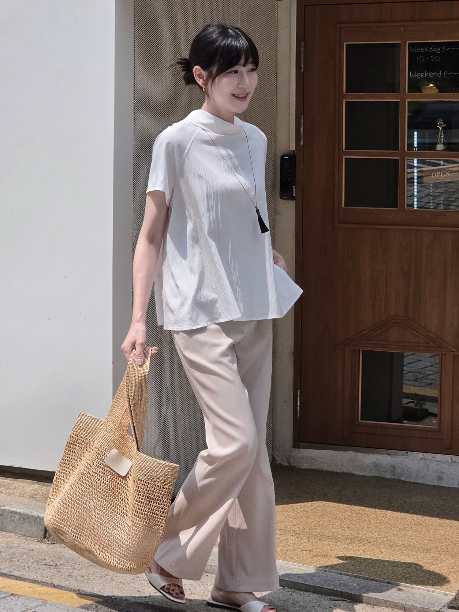 테일러드 부츠컷 슬랙스 - 베이지 / Tailored Bootcut Slacks - Beige