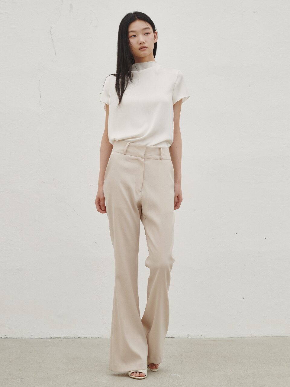 테일러드 부츠컷 슬랙스 - 베이지 / Tailored Bootcut Slacks - Beige