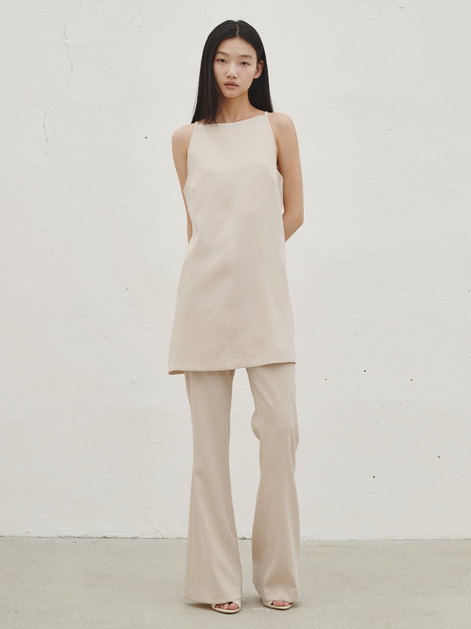 테일러드 부츠컷 슬랙스 - 베이지 / Tailored Bootcut Slacks - Beige