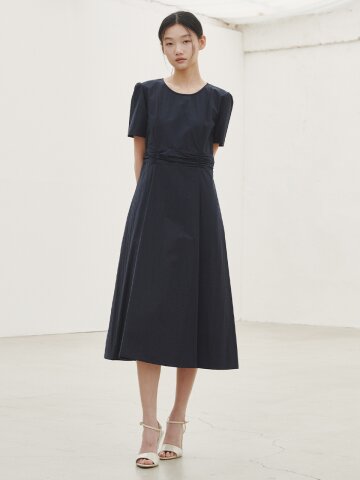 라운드 넥 셔링 포인트 드레스 - 네이비 / Round Neck Shirring Point Dress - Navy