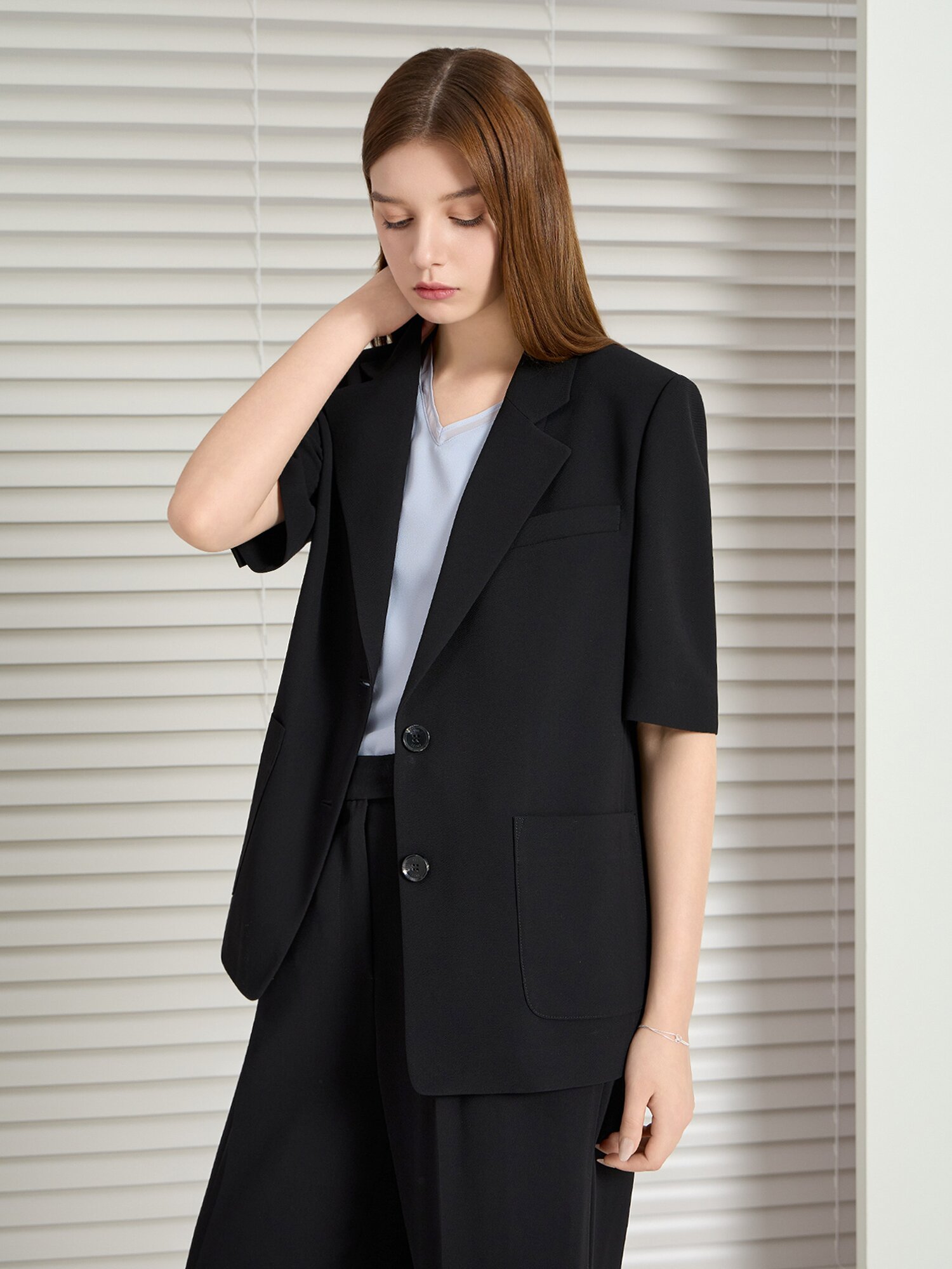 포켓 하프 슬리브 투버튼 재킷 (BLACK)