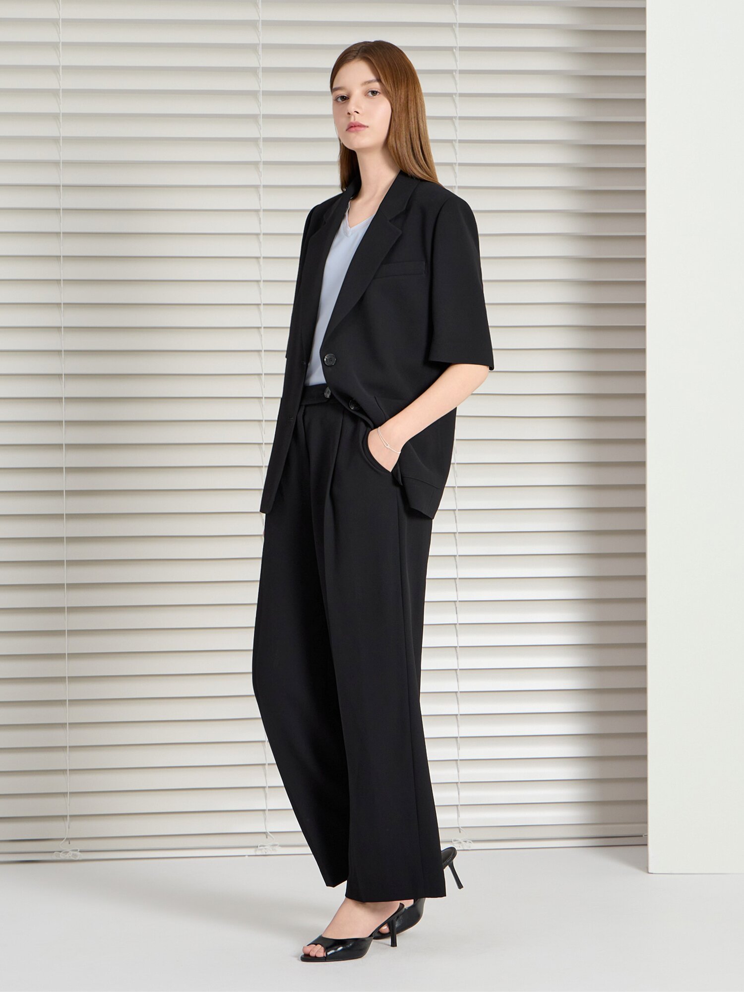 포켓 하프 슬리브 투버튼 재킷 (BLACK)