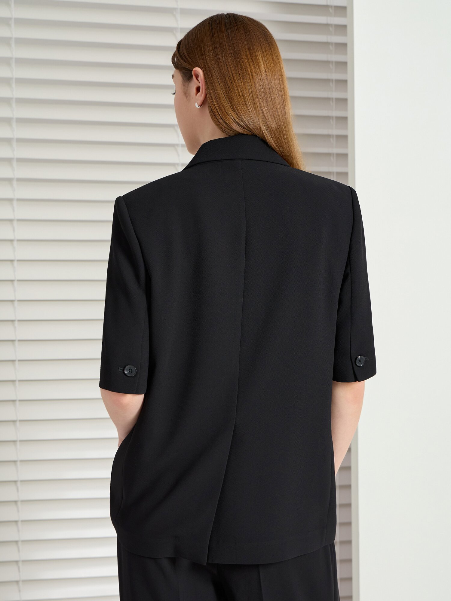 포켓 하프 슬리브 투버튼 재킷 (BLACK)