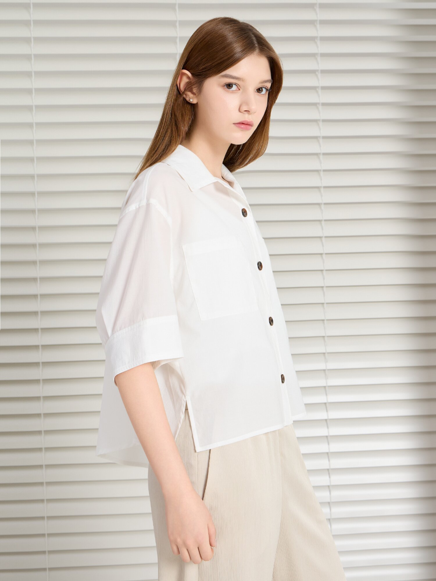 오버핏 포켓 오픈 칼라 블라우스 (WHITE)