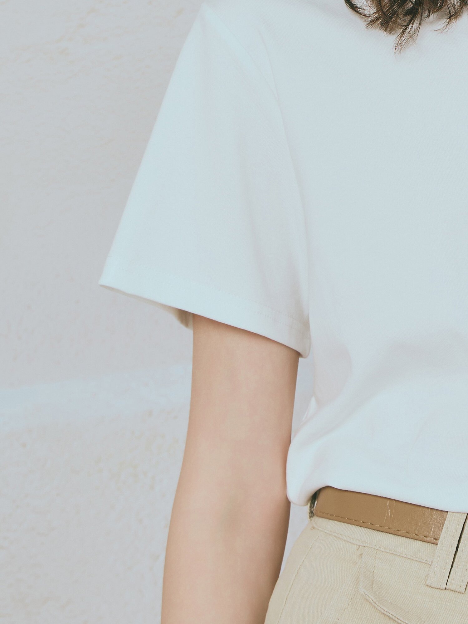 스판 블렌드 아트워크 라운드넥 티셔츠 (WHITE)