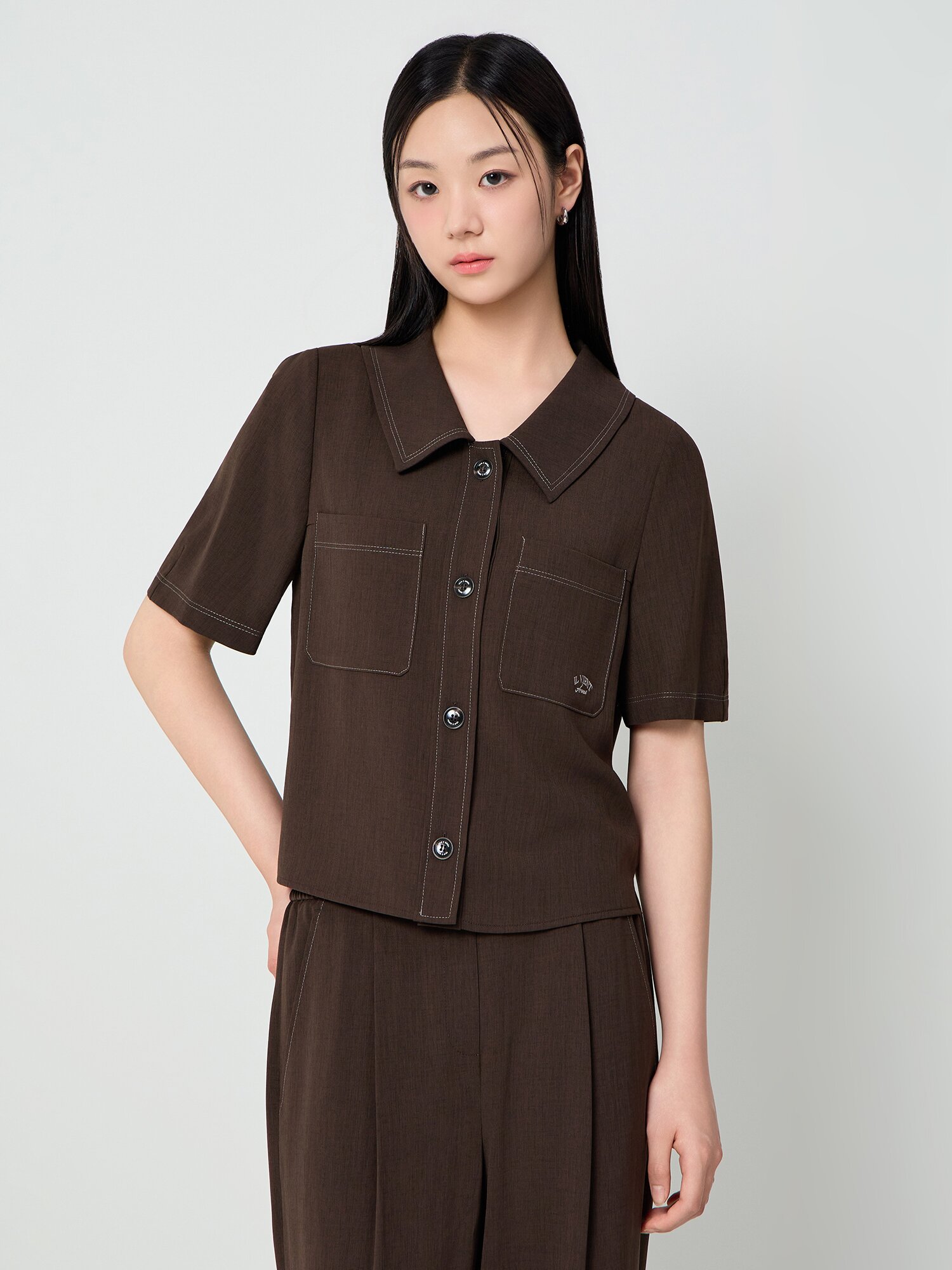 스티치 와이드 칼라 블라우스 (BROWN)
