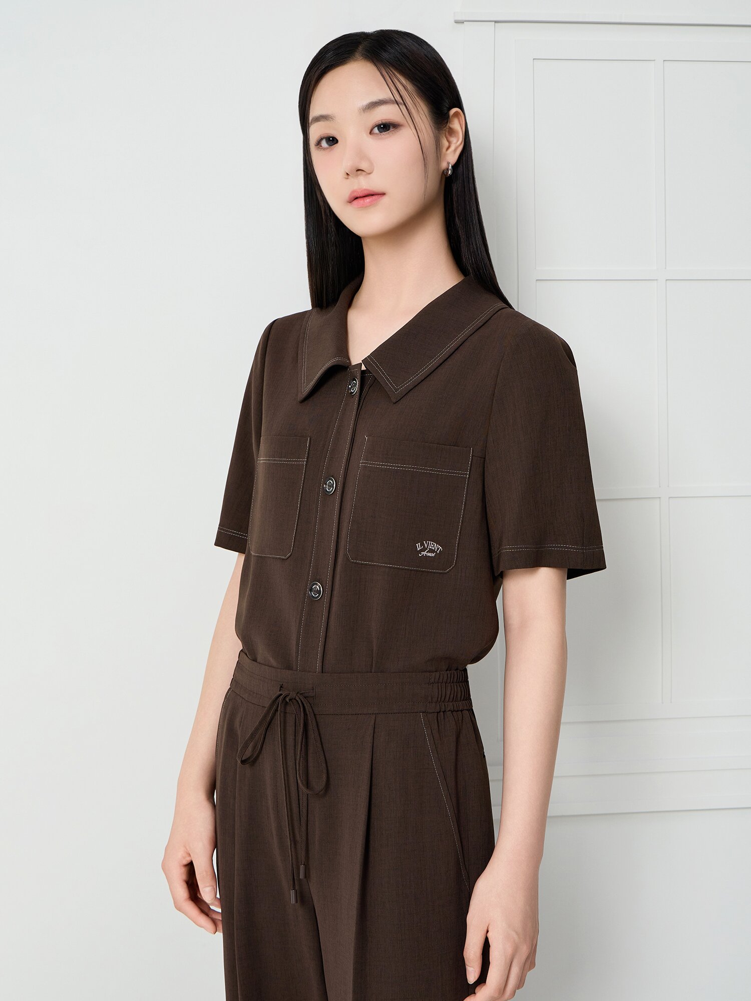 스티치 와이드 칼라 블라우스 (BROWN)