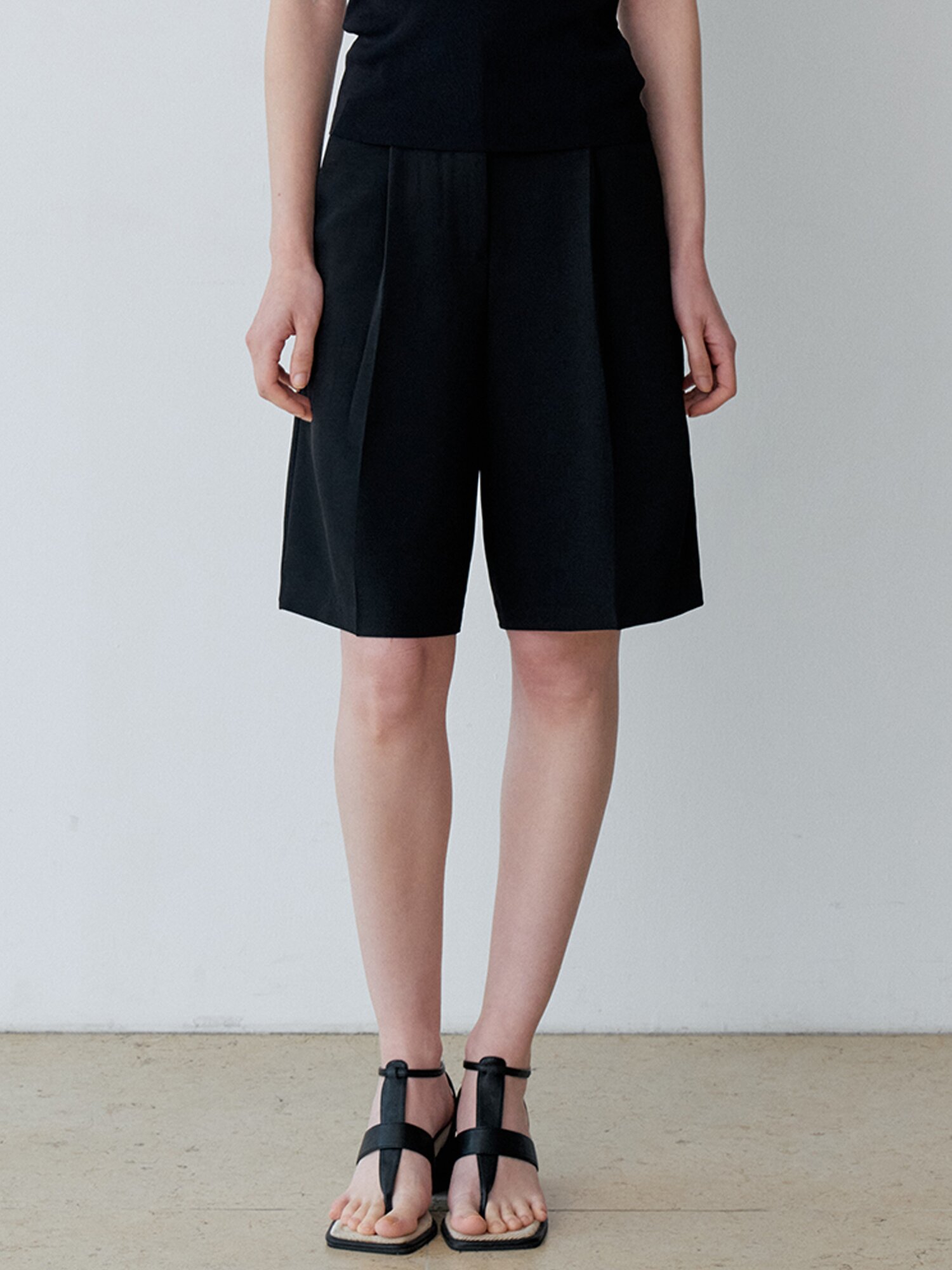 TUCK WIDE HALF SLACKS (BK)
