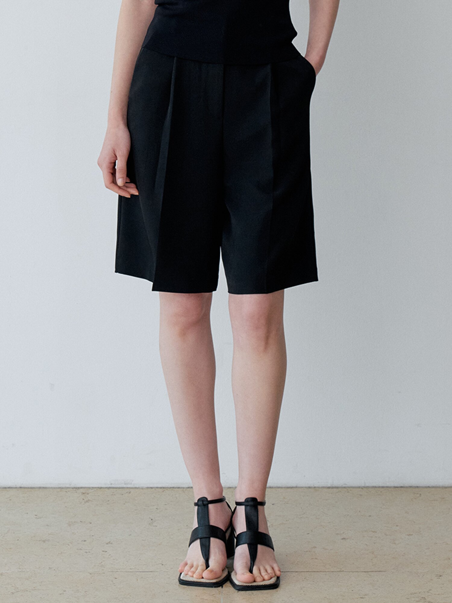 TUCK WIDE HALF SLACKS (BK)