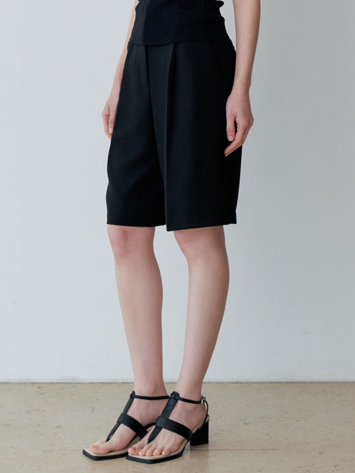 TUCK WIDE HALF SLACKS (BK)