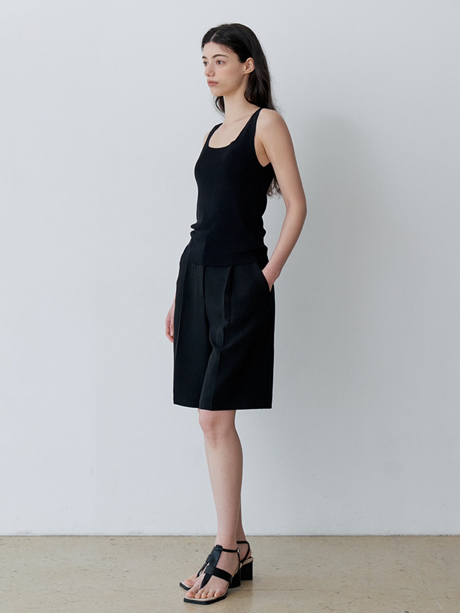TUCK WIDE HALF SLACKS (BK)