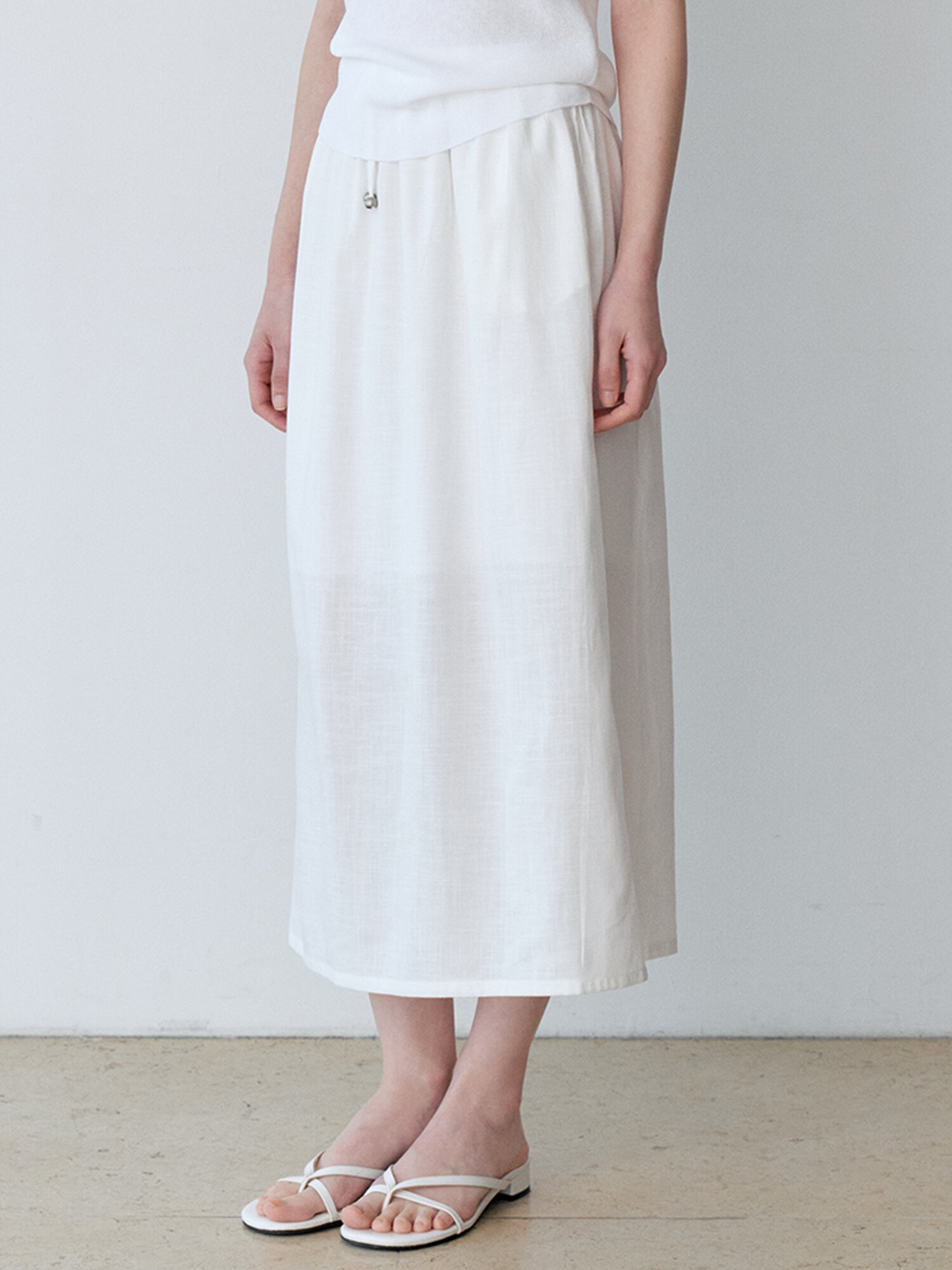 LINEN BLEND BACK SLIT LONG SKIRT (IV)
