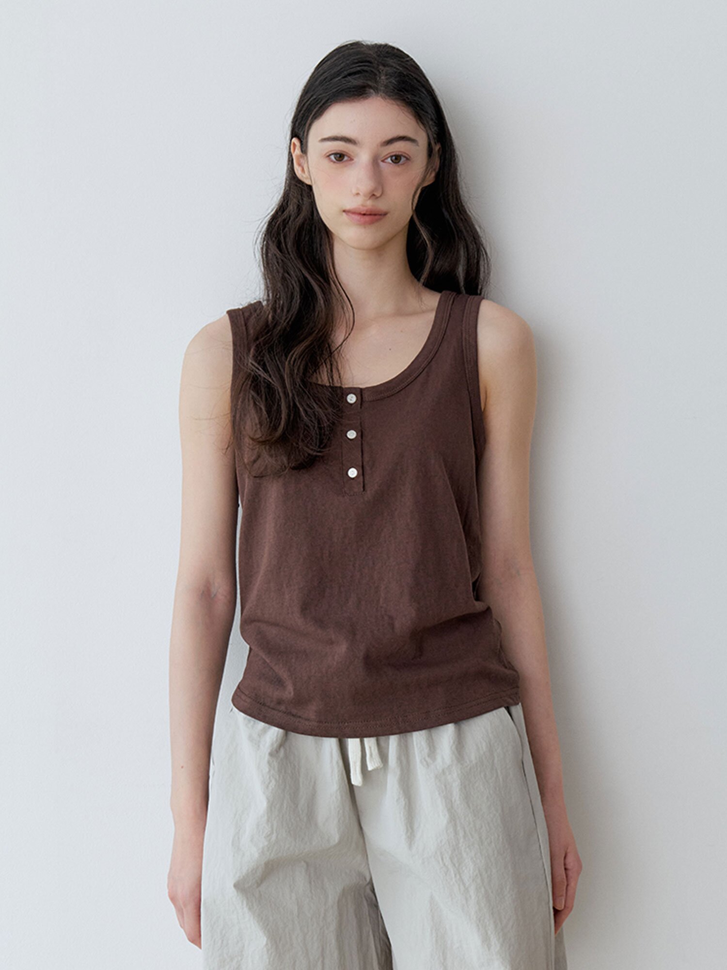 DRY HENLEY SLEEVELESS TEE (BR)