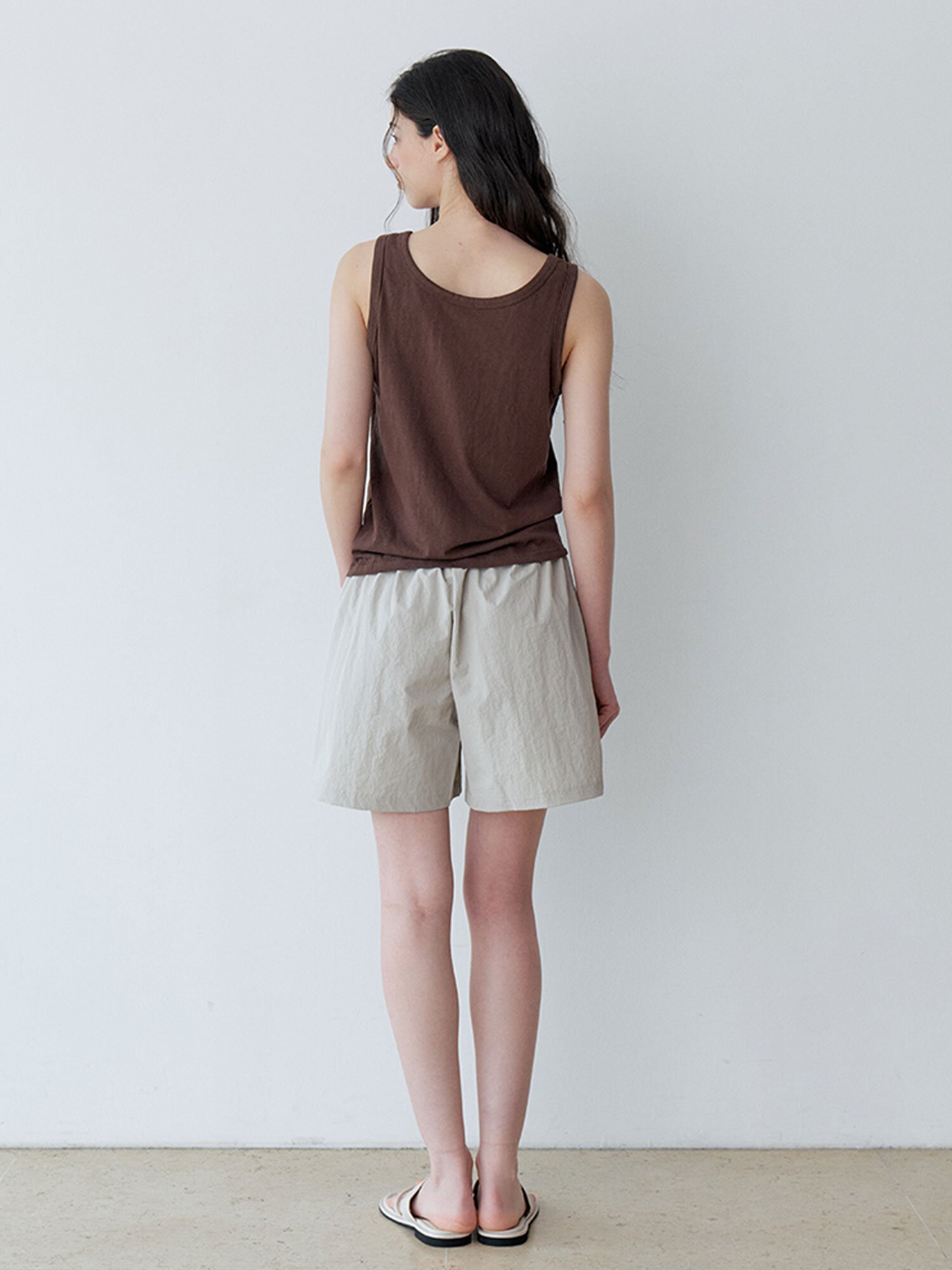 DRY HENLEY SLEEVELESS TEE (BR)