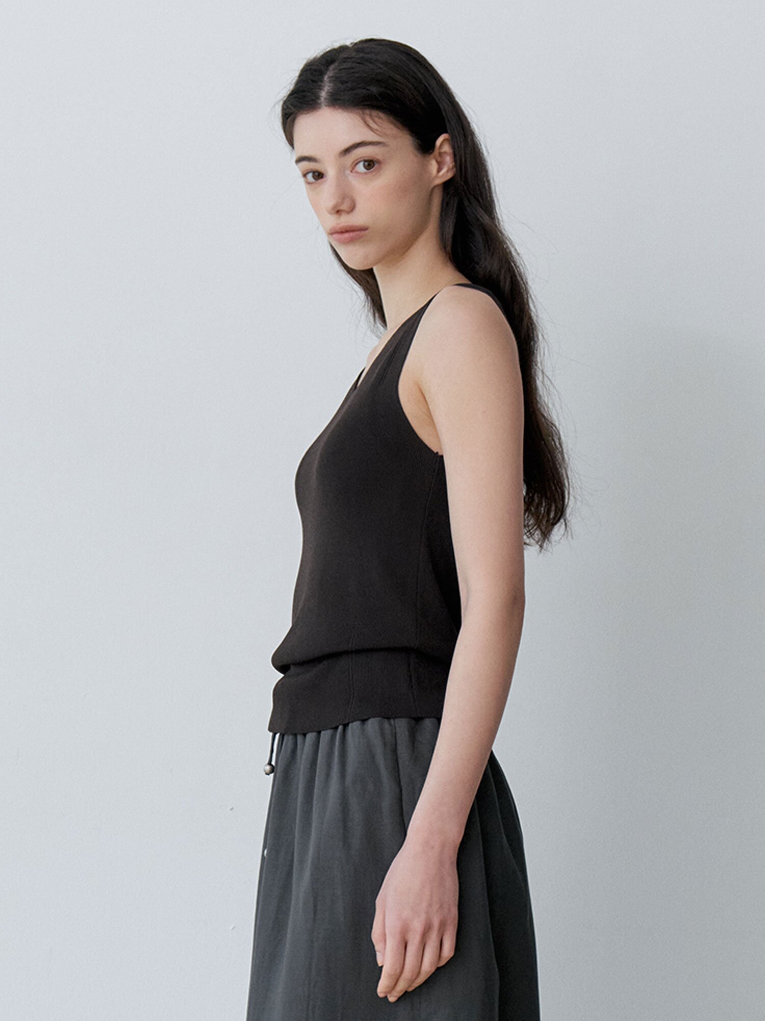 [쿨터치 기본템] COOL STRETCH V SLEEVELESS KNIT (4COLOR)