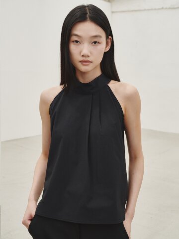 홀터 투턱 블라우스 - 블랙 / Holter Two Tuck Blouse - Black