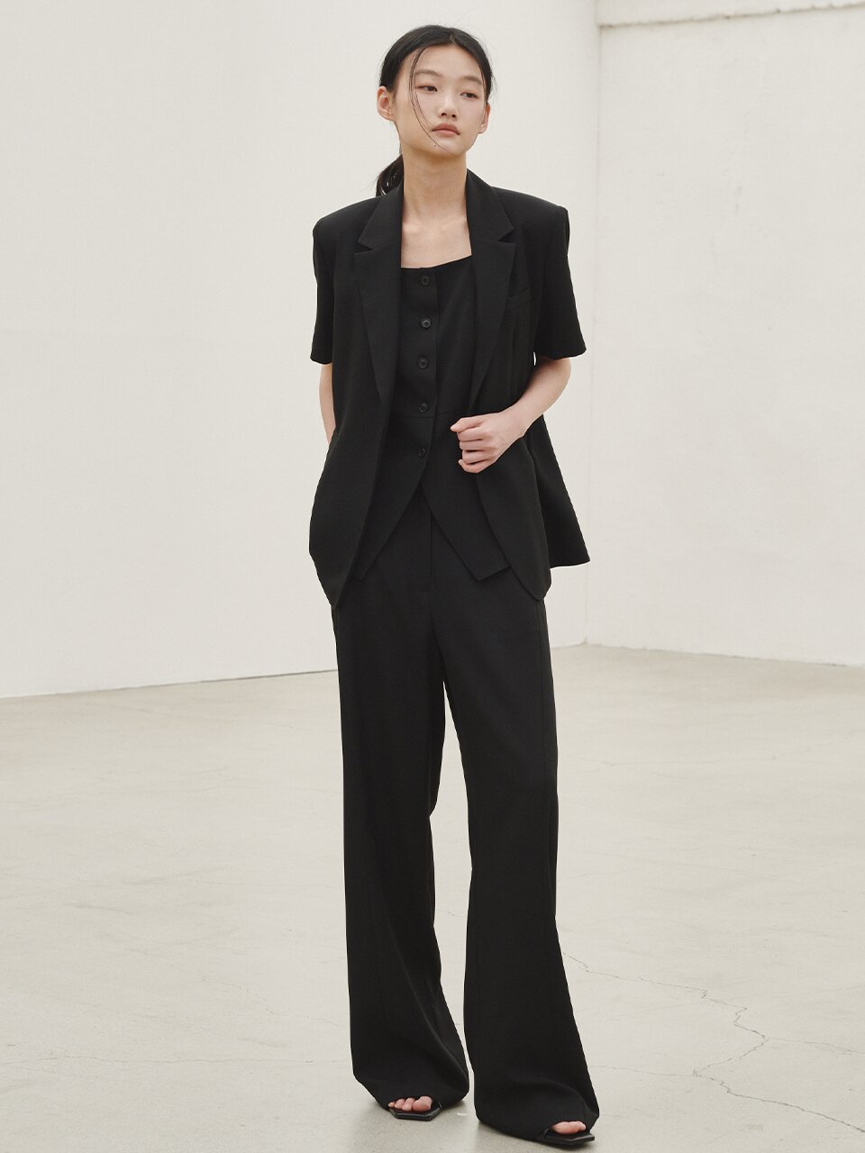 린넨 벨티드 자켓 -블랙 / Linen Belted Jacket - Black