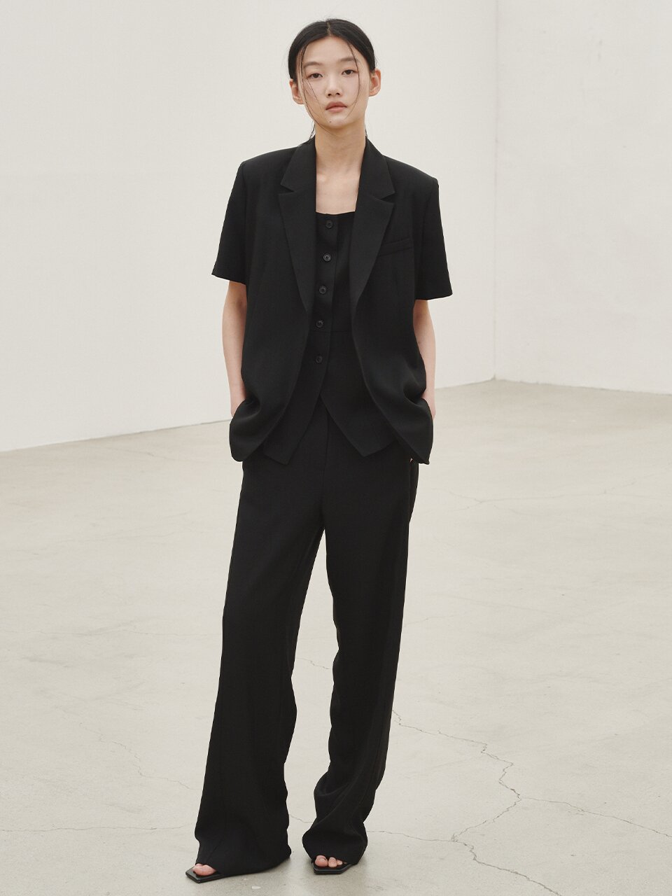 린넨 벨티드 자켓 -블랙 / Linen Belted Jacket - Black
