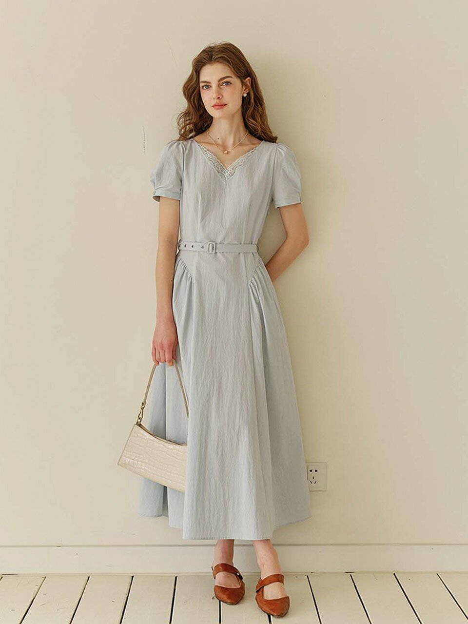 SR_Cut temperament dress