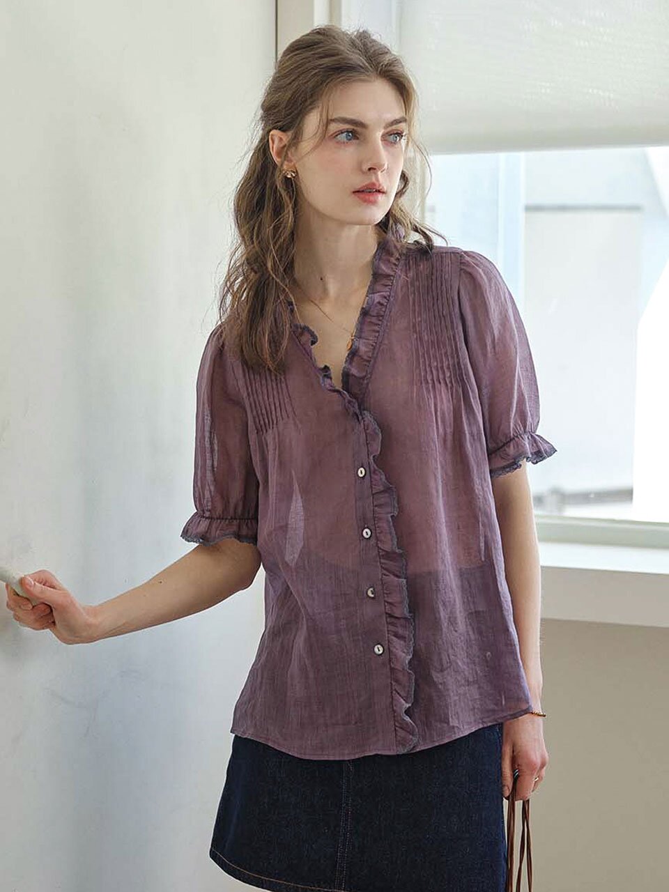 SR_Ruffled collar short-sleeve blouse