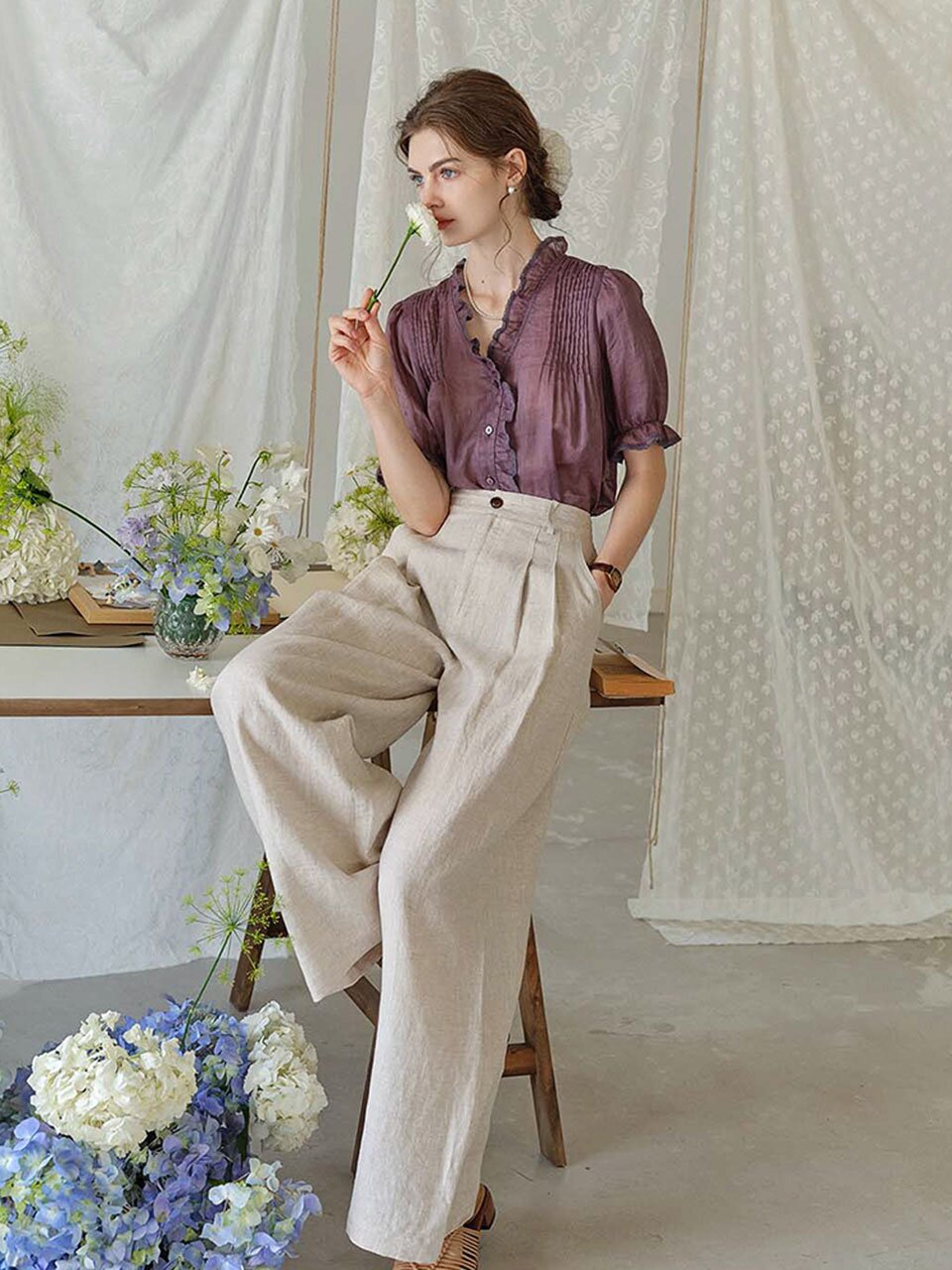 SR_Ruffled collar short-sleeve blouse
