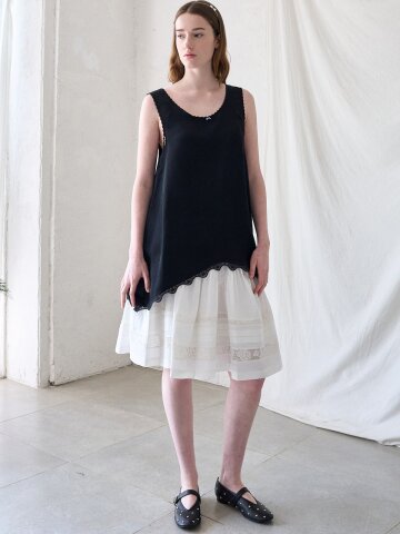 LACE BLOCK SLEEVELESS TOP_BLACK
