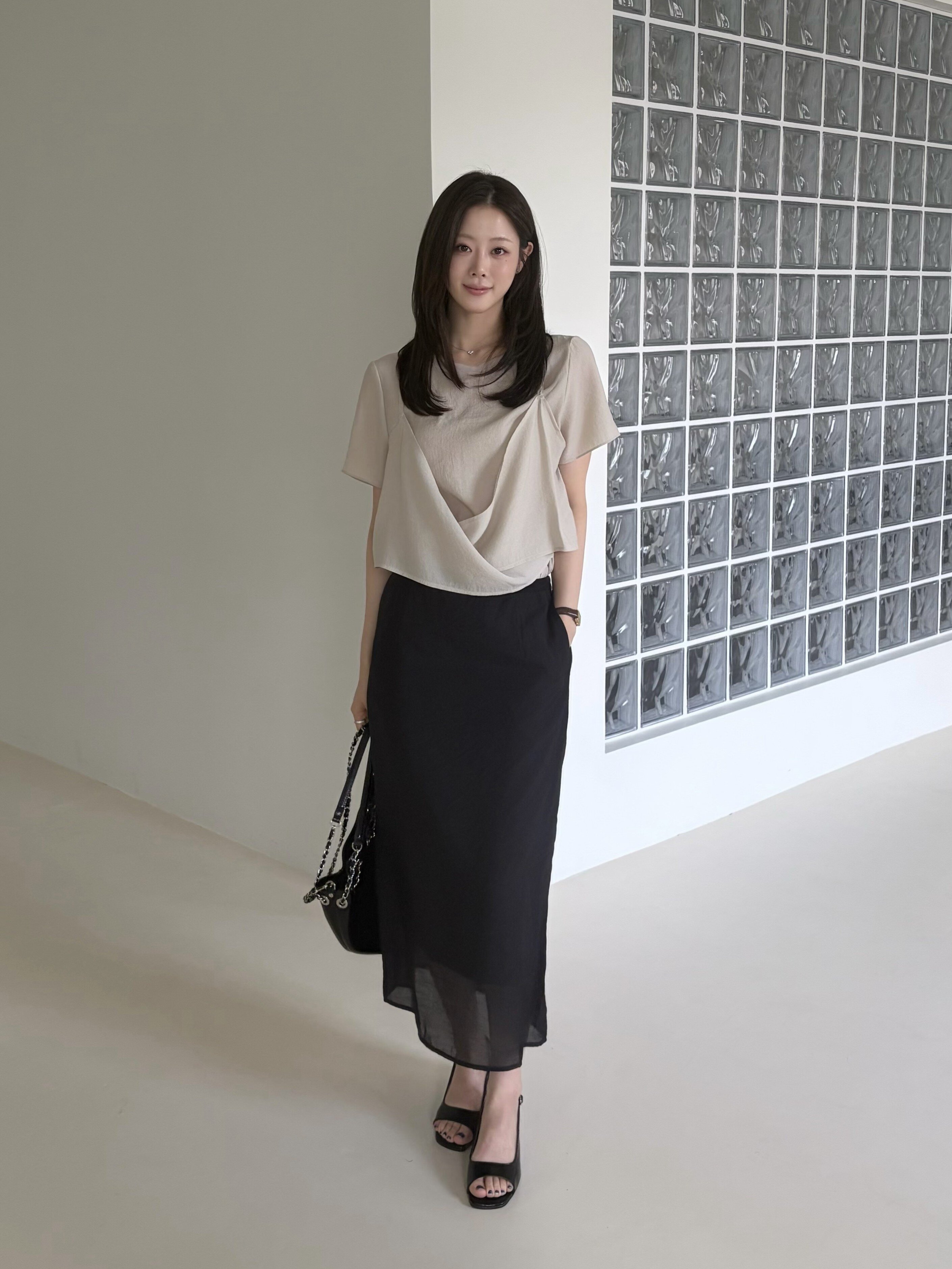 시스루 백 슬릿 H라인 스커트 (BLACK)