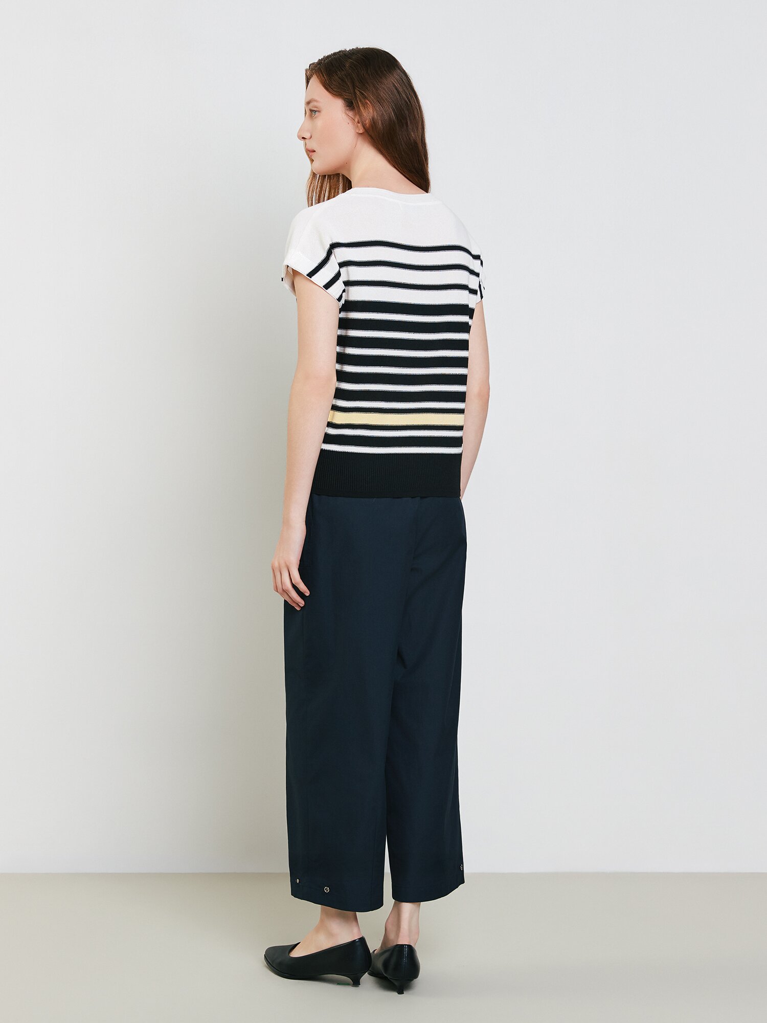 스트라이프 캡 슬리브 풀오버 니트 (STRIPE BLACK)