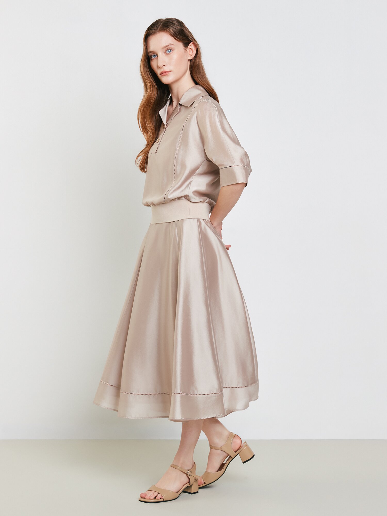 실키 펀칭 플레어 스커트 (BEIGE)