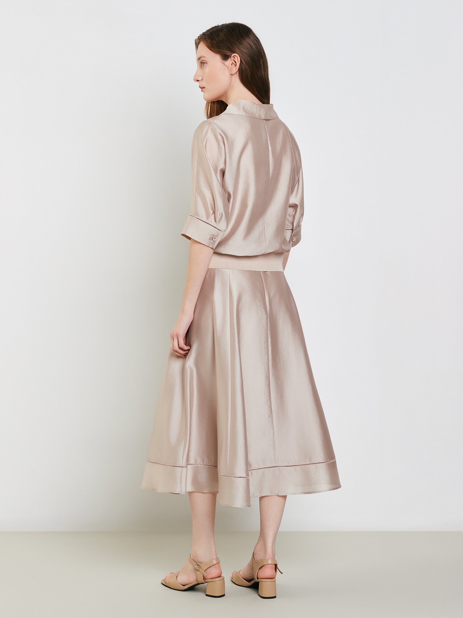 실키 펀칭 플레어 스커트 (BEIGE)