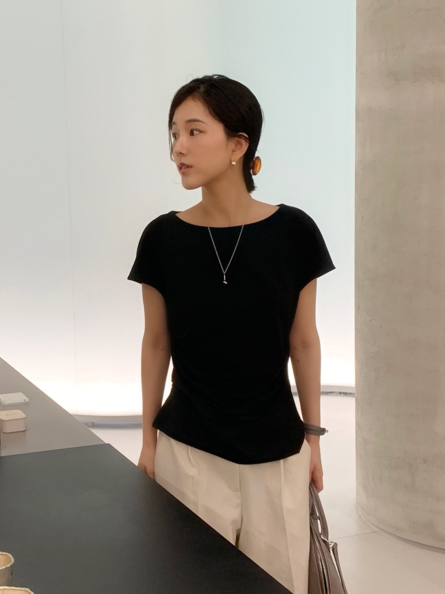 [2컬러] 르제로 언발란스 셔링 반팔 티셔츠
