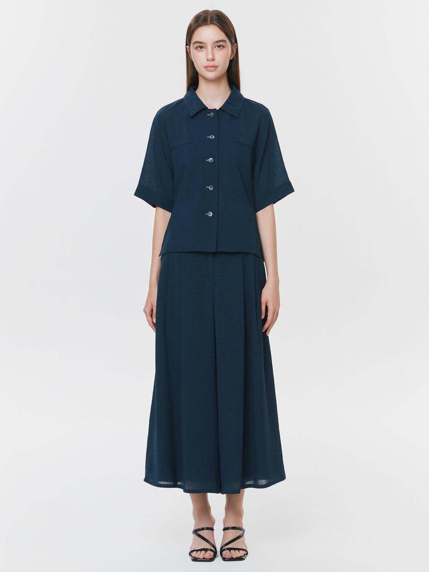 루즈핏 백 래글런 포켓 블라우스 (NAVY)
