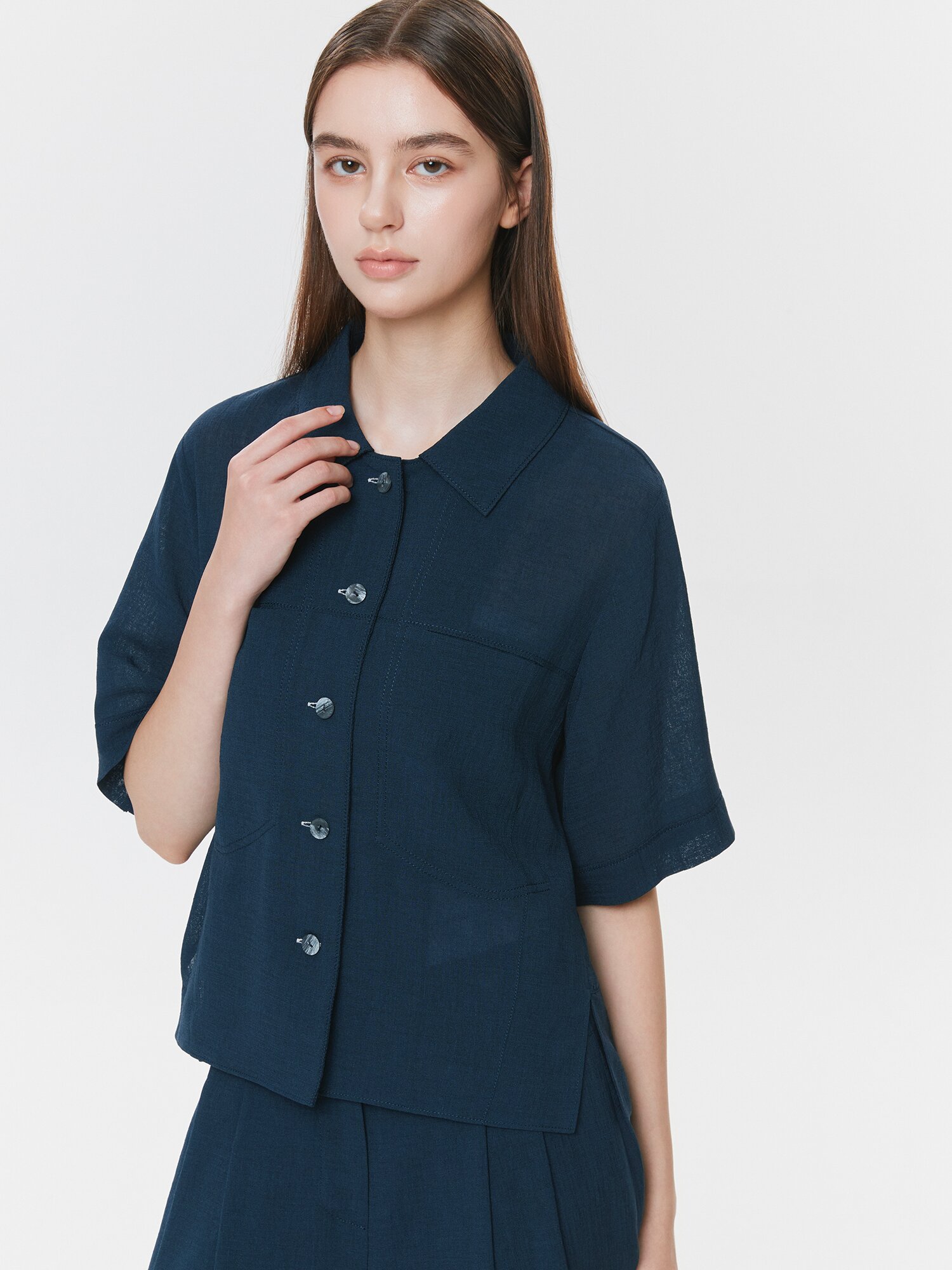루즈핏 백 래글런 포켓 블라우스 (NAVY)