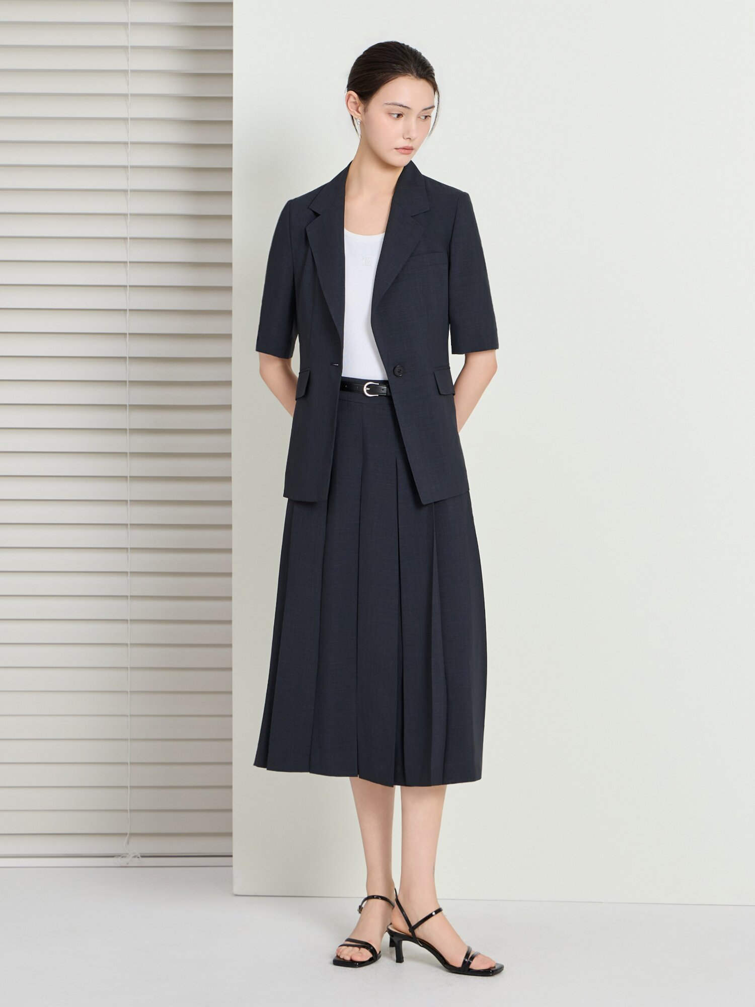 테일러드 하프 슬리브 싱글 재킷 (GREY)