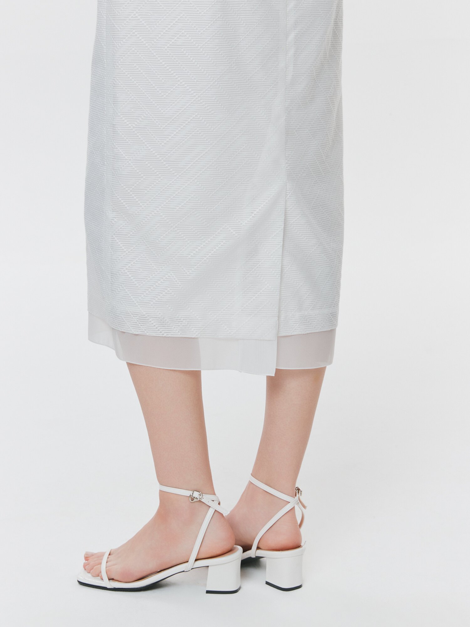 자수 시스루 헴 H라인 스커트 (WHITE)