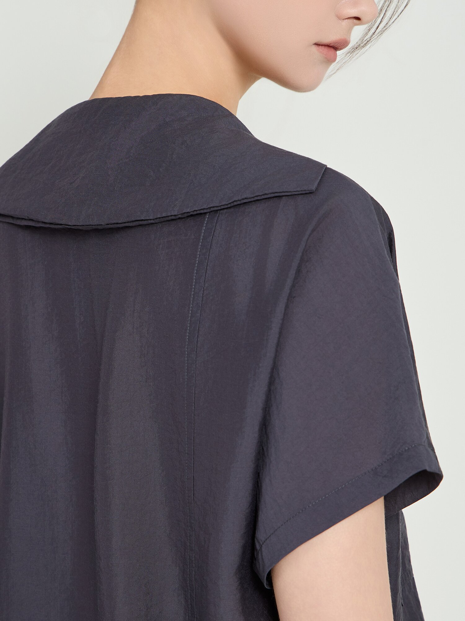 루즈핏 세일러 칼라 블라우스 (DARK GREY)