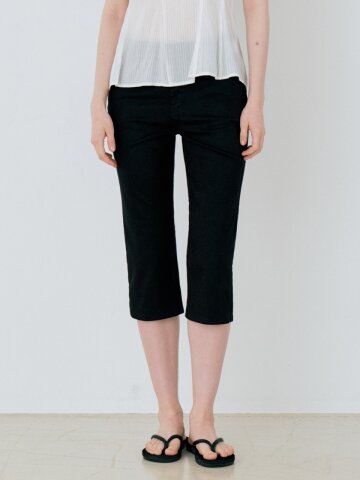 Classic Slit Capri Pants - Black