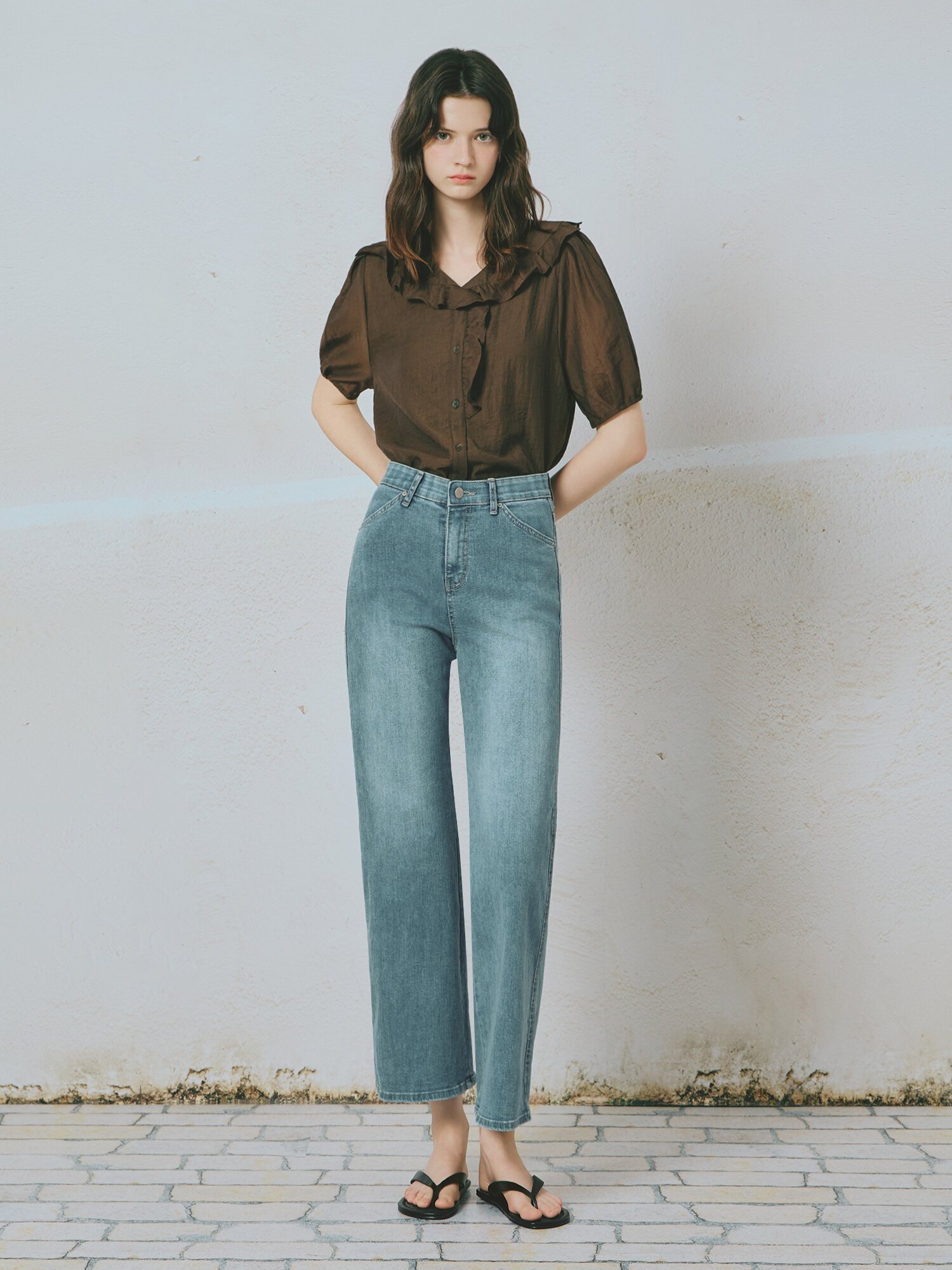 러플넥 퍼프 슬리브 블라우스 (DARK BROWN)