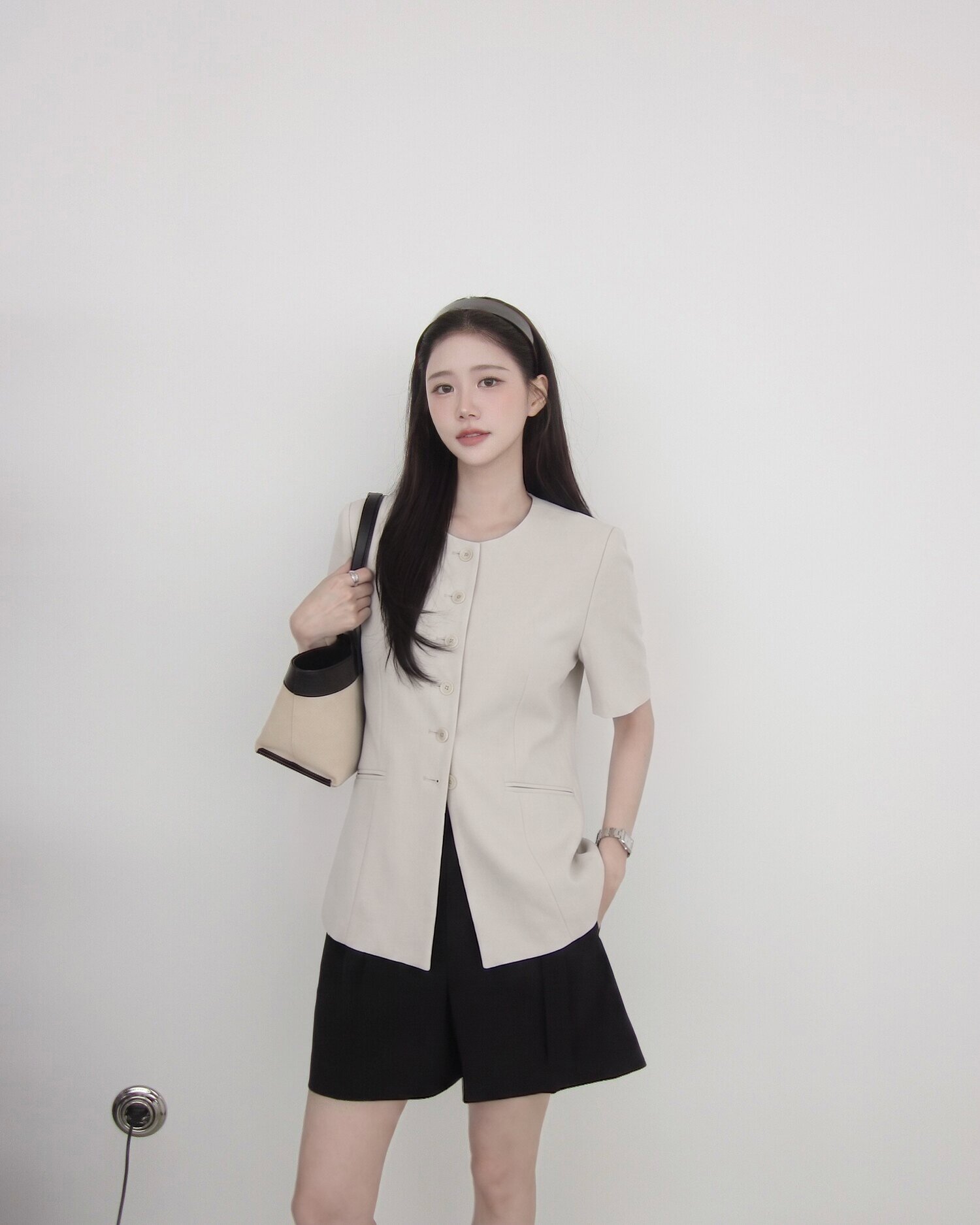 하프 슬리브 라운드넥 재킷 (LIGHT BEIGE)